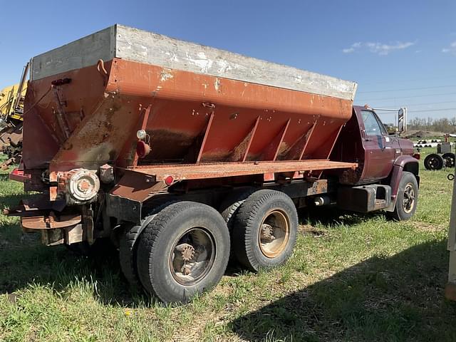 Image of Chevrolet C65 equipment image 3