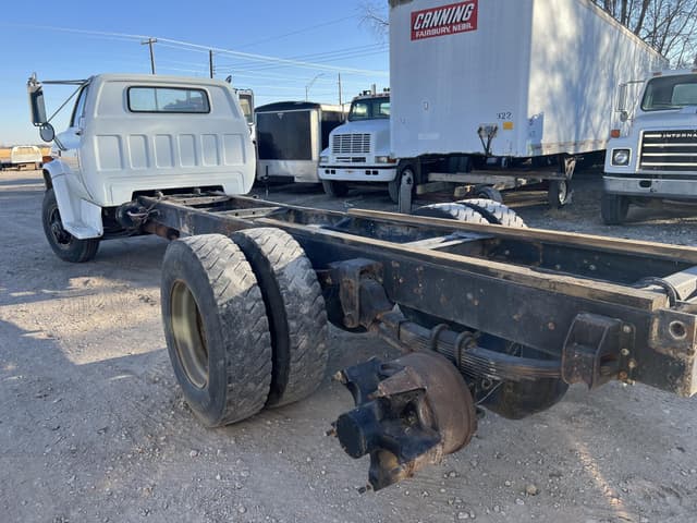 Image of Chevrolet C70 equipment image 2