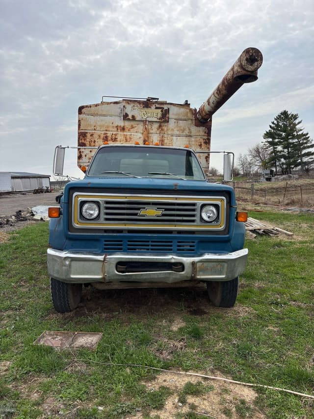 Image of Chevrolet C70 equipment image 1
