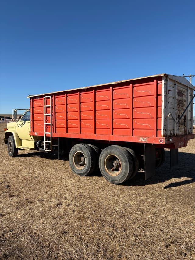 Image of Chevrolet C70 equipment image 2