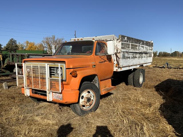 Image of Chevrolet 60 equipment image 2