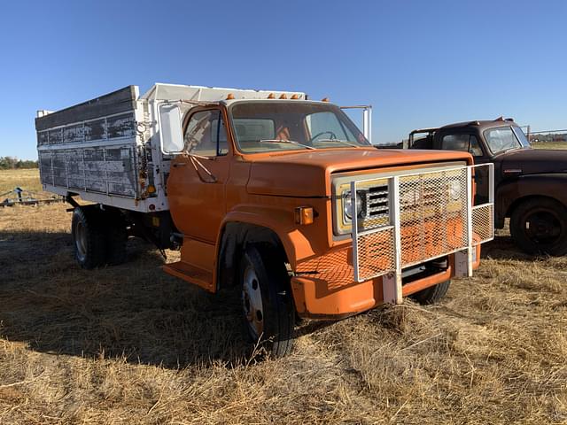 Image of Chevrolet 60 equipment image 3