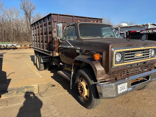 Image of Chevrolet 60 equipment image 1