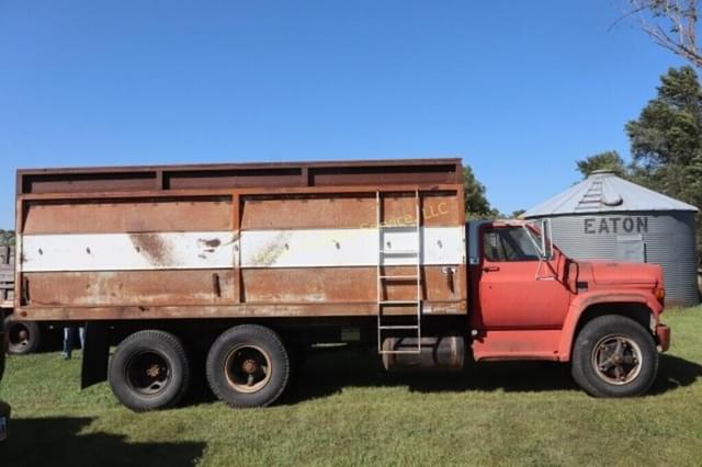Image of Chevrolet C70 equipment image 1