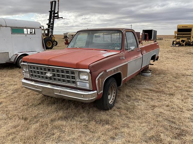 Image of Chevrolet Cheyenne equipment image 2