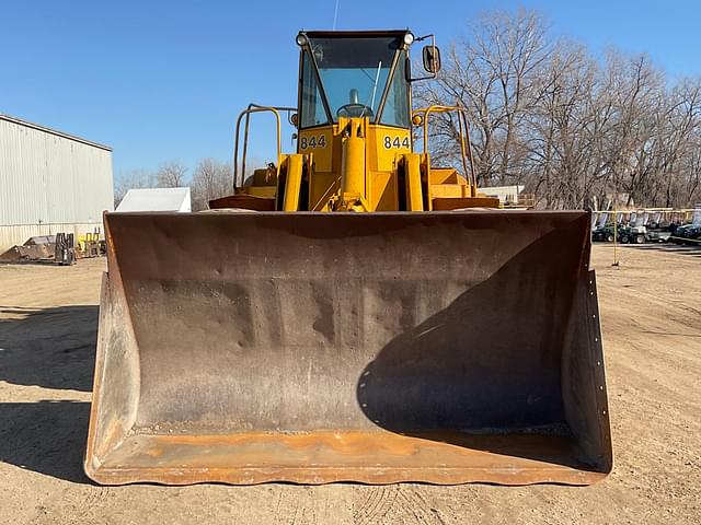 Image of John Deere 844 equipment image 1