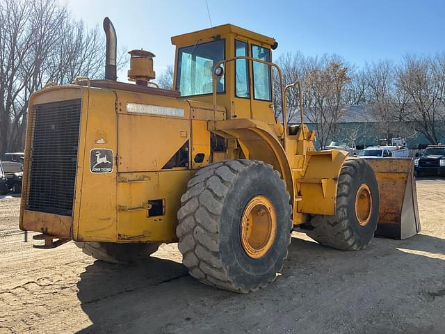 Image of John Deere 844 equipment image 4