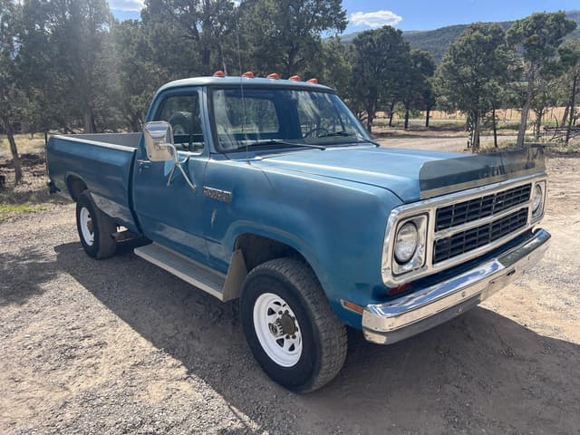 Image of Dodge Power Wagon 200 equipment image 2