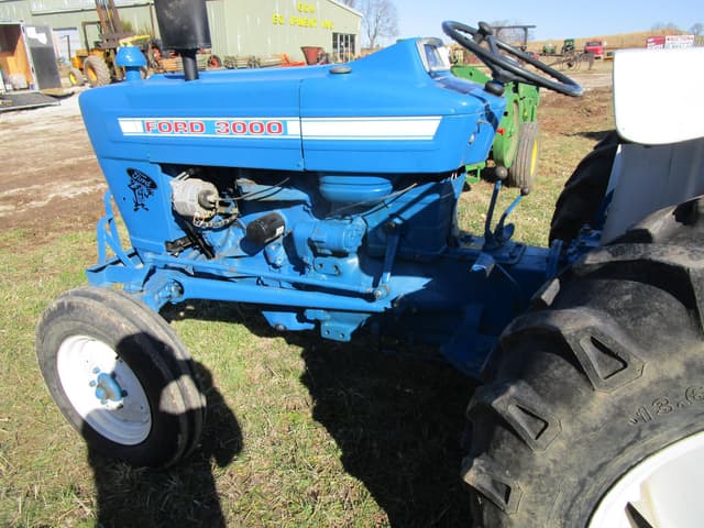 Image of Ford 3000 equipment image 4