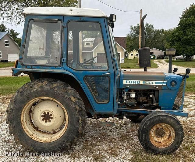 Image of Ford 3600 equipment image 3