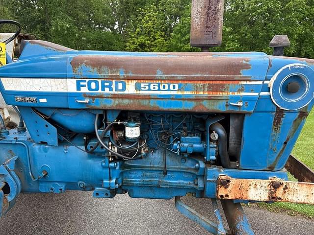 Image of Ford 5600 equipment image 3