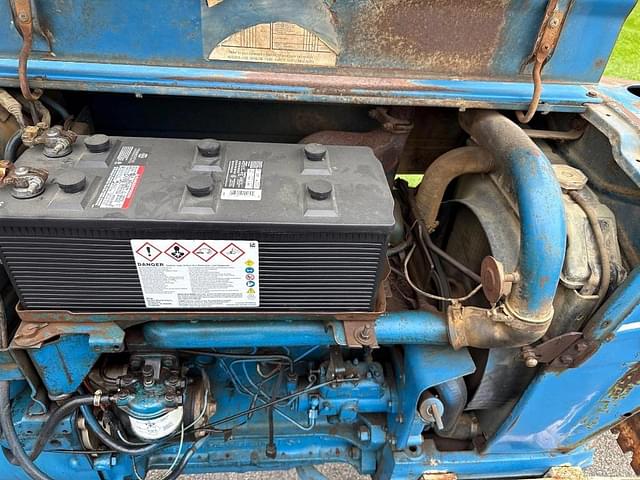 Image of Ford 5600 equipment image 4