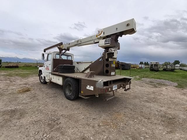 Image of Ford 7000 equipment image 2