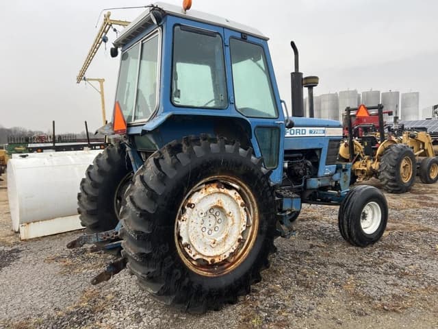 Image of Ford 7700 equipment image 4