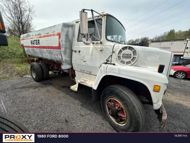 Image of Ford F-8000 equipment image 3