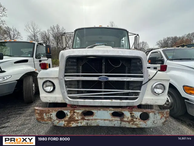 Image of Ford F-8000 equipment image 2