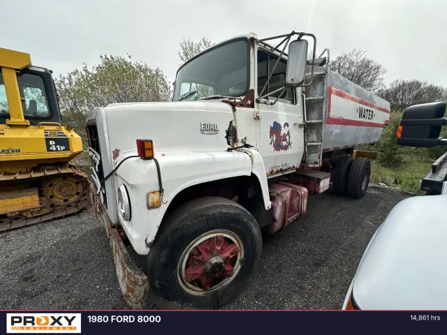 Image of Ford F-8000 equipment image 1