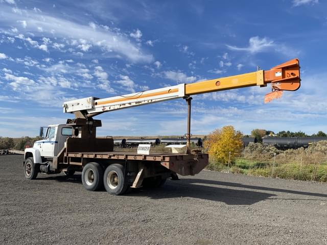 Image of Ford 8000 equipment image 2