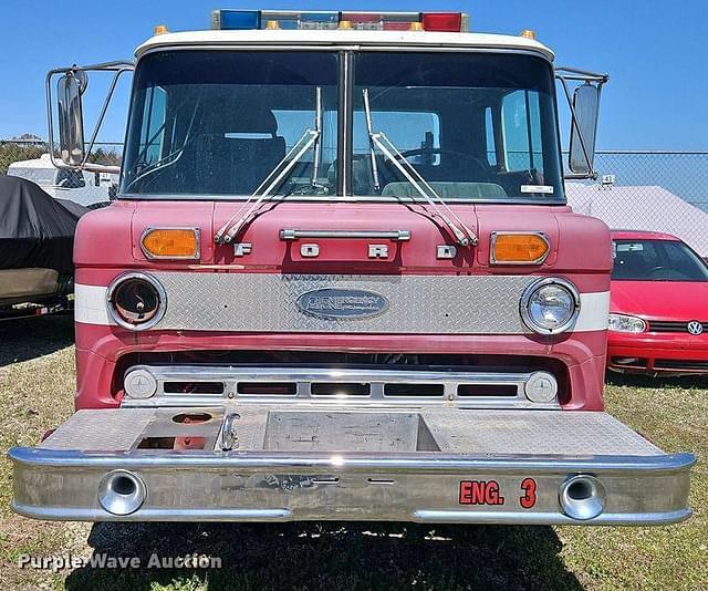 Image of Ford F-8000 equipment image 1