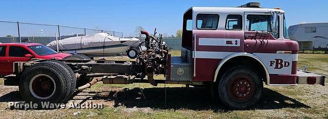 Image of Ford F-8000 equipment image 3