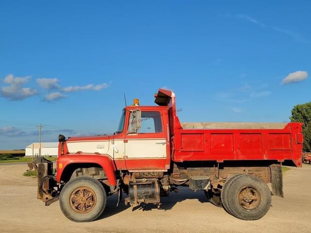 Image of Ford 8000 equipment image 1