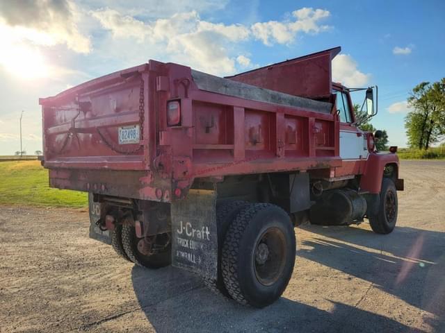 Image of Ford 8000 equipment image 4