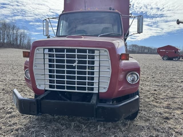 Image of Ford 8000 equipment image 2