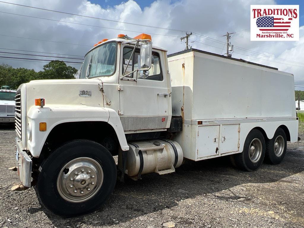 Main image Ford 8000