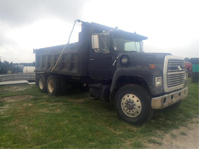 Image of Ford F-9000 equipment image 2