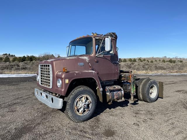 Image of Ford 9000 equipment image 1