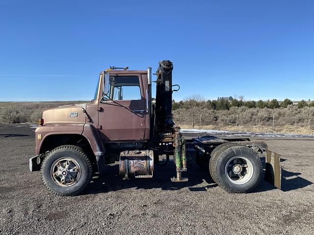 Image of Ford 9000 equipment image 2