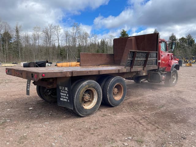 Image of Ford 9000 equipment image 4