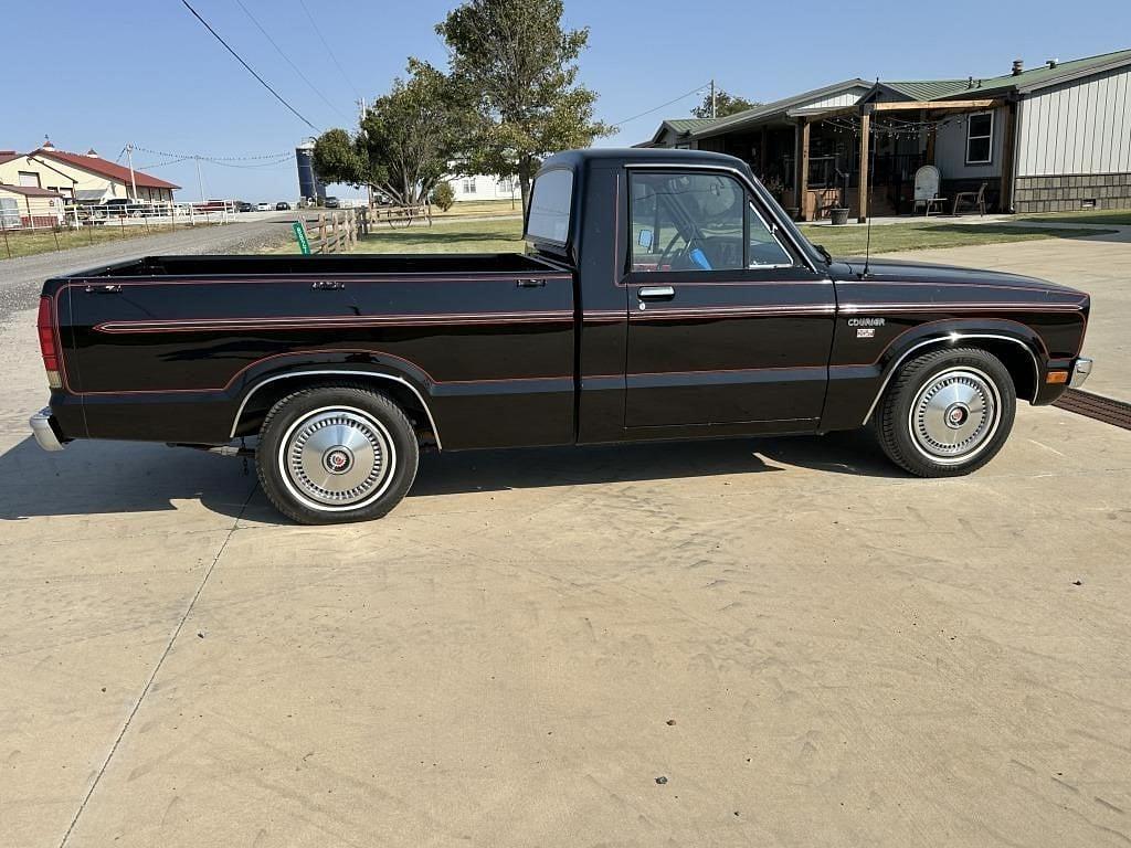 Image of Ford Courier  Primary image