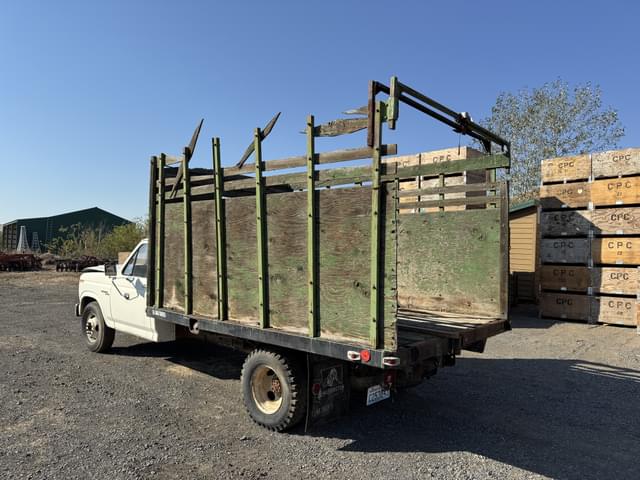 Image of Ford F-350 equipment image 3