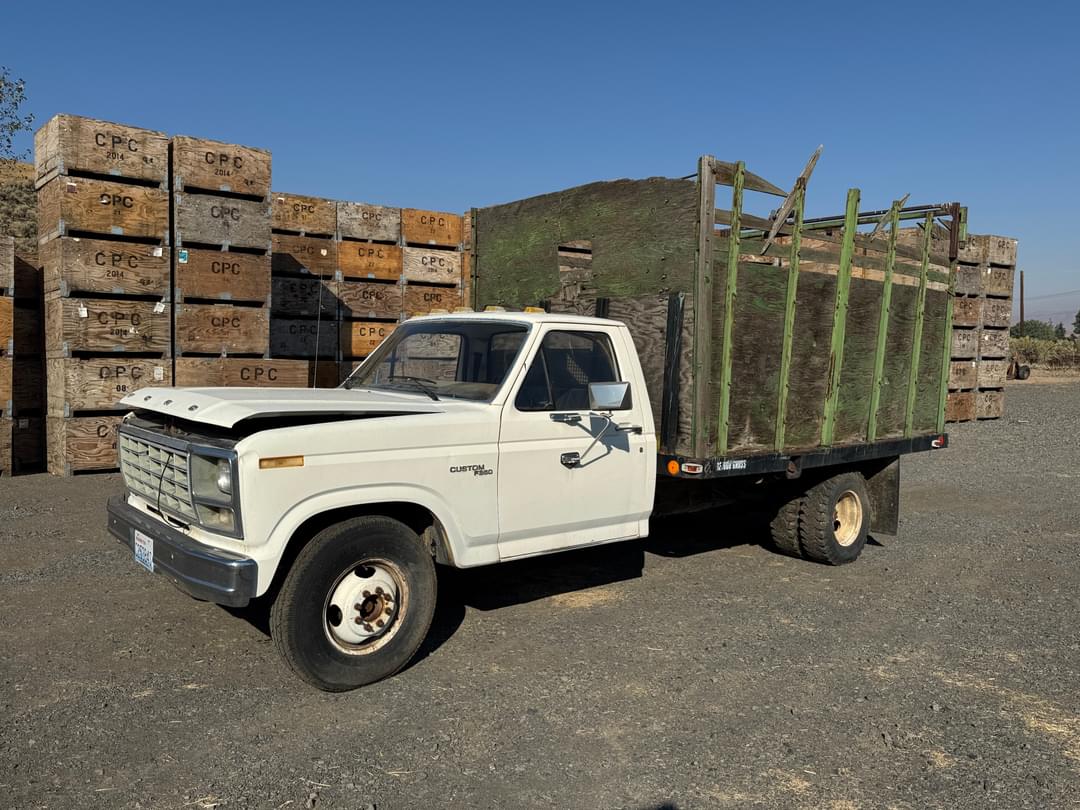 Image of Ford F-350 Primary image