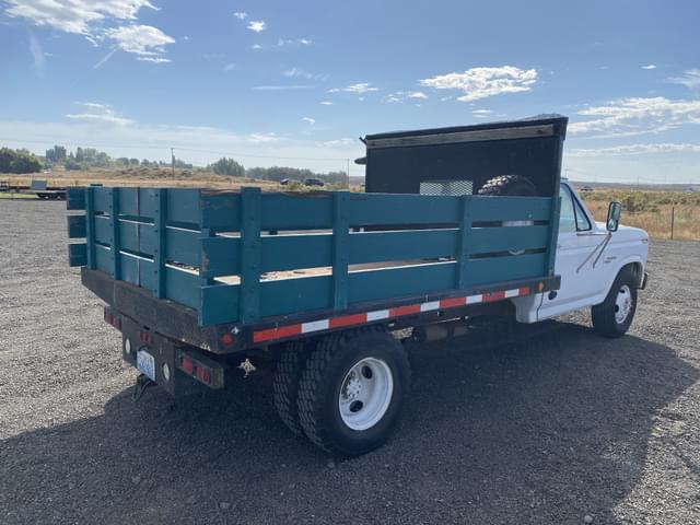 Image of Ford F-350 equipment image 4