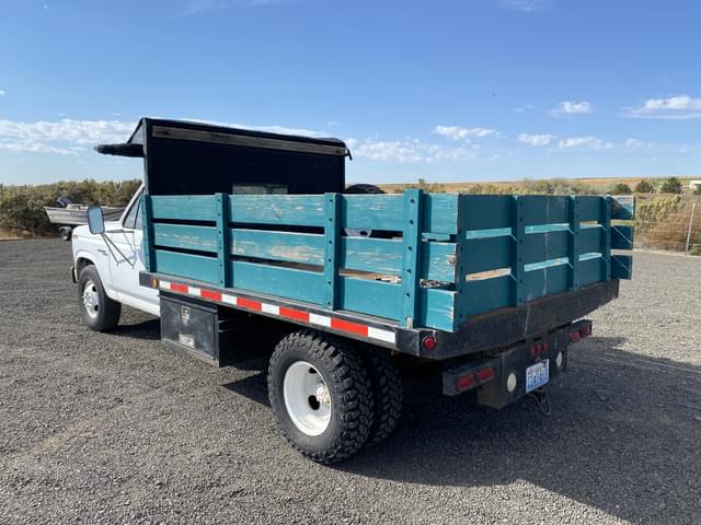 Image of Ford F-350 equipment image 2