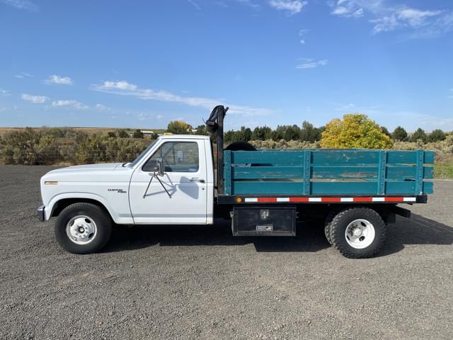 Image of Ford F-350 equipment image 1