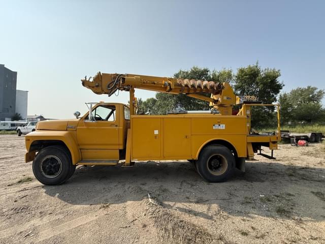 Image of Ford F-800 equipment image 2