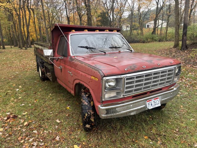 Image of Ford F-350 equipment image 2