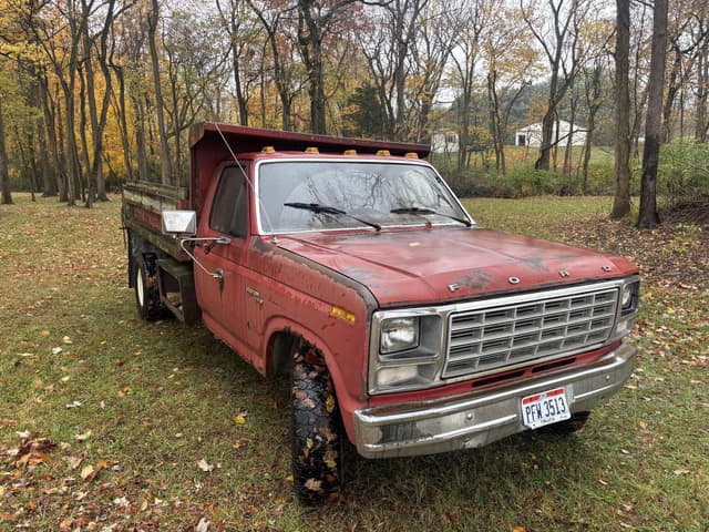 Image of Ford F-350 equipment image 3