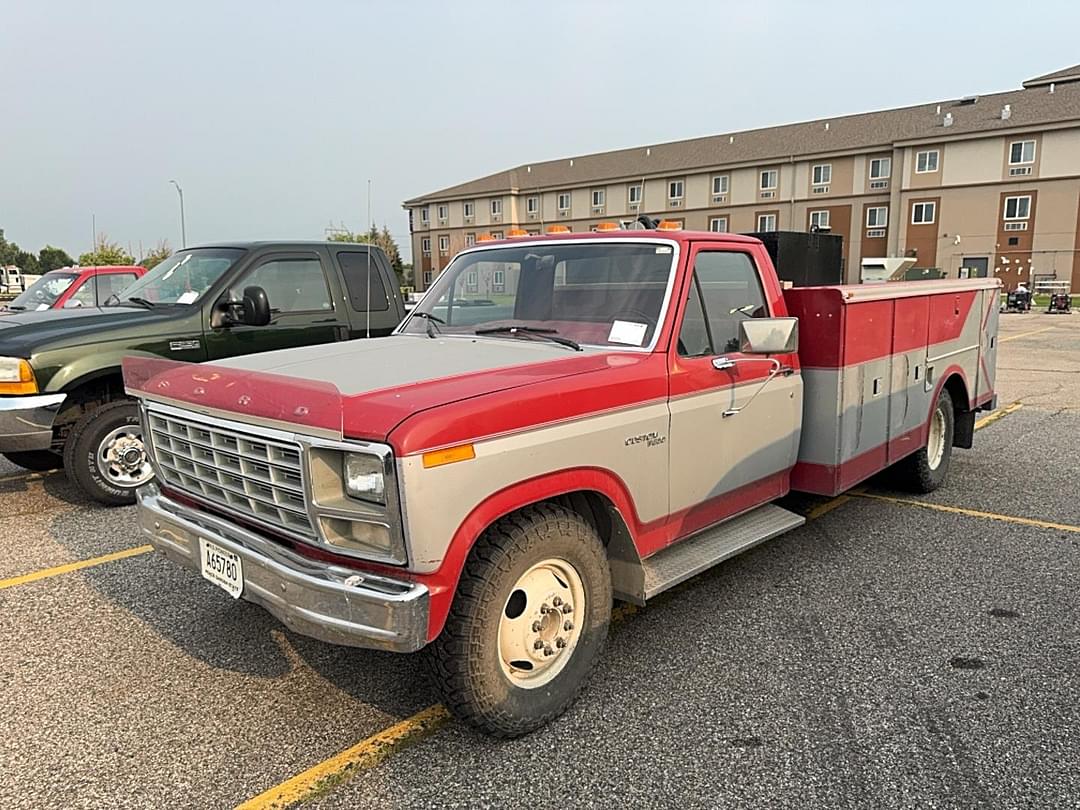 Image of Ford F-350 Primary image