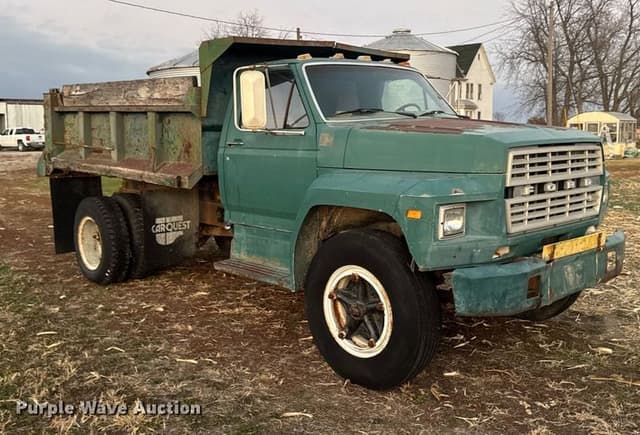 Image of Ford F700 equipment image 2
