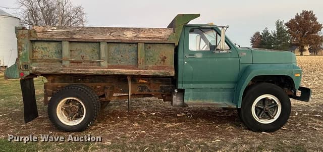 Image of Ford F700 equipment image 3