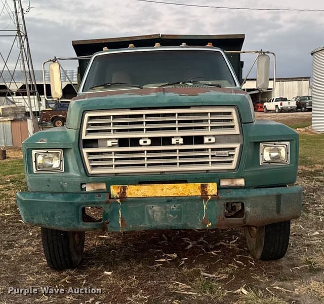 Image of Ford F700 equipment image 1