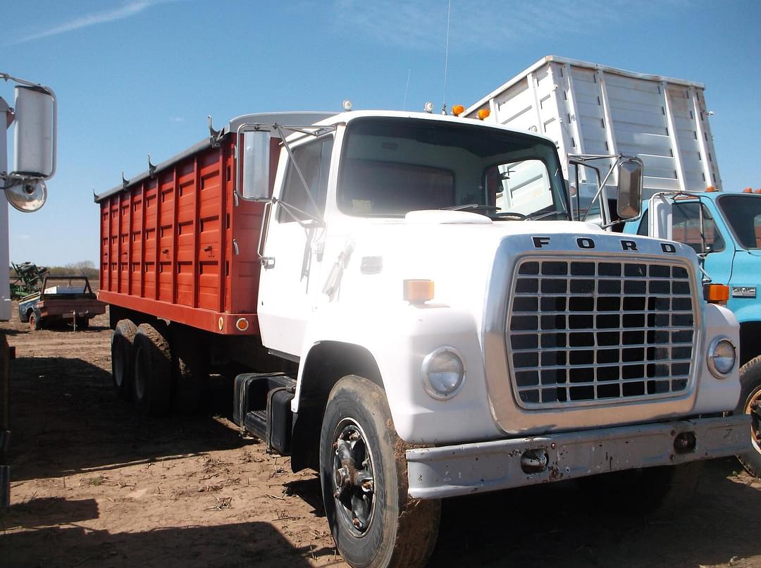 Image of Ford LN7000 Image 0