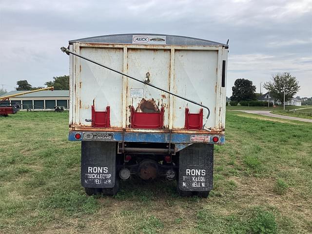 Image of Ford LNT8000 equipment image 3