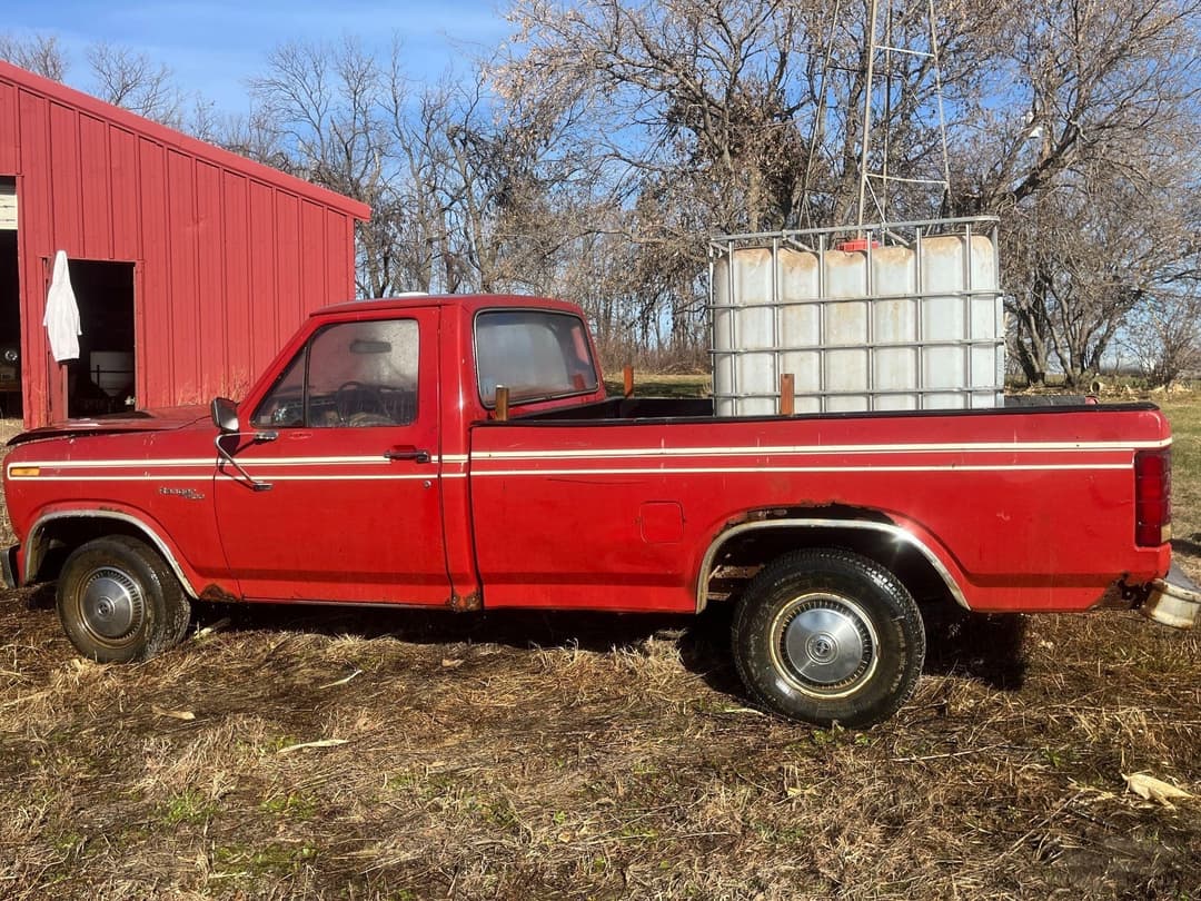Image of Ford F-100 Primary image