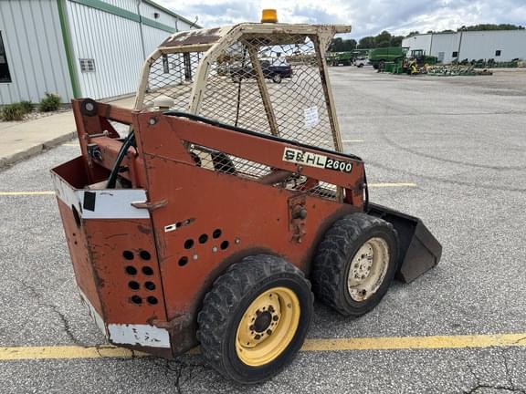 Image of Gehl HL2600 equipment image 4