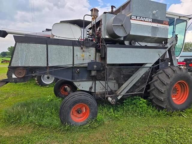 Image of Gleaner F2 equipment image 2